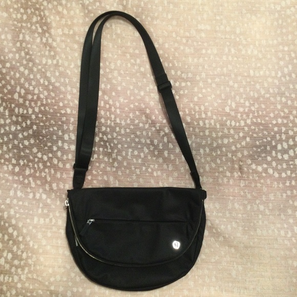 Lululemon All Night Festival Bag 5L Black Gold - Picture 1 of 4